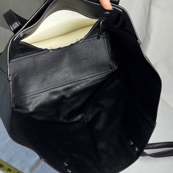 Vera Bradley Black and White Floral Tote - Picture 4 of 7